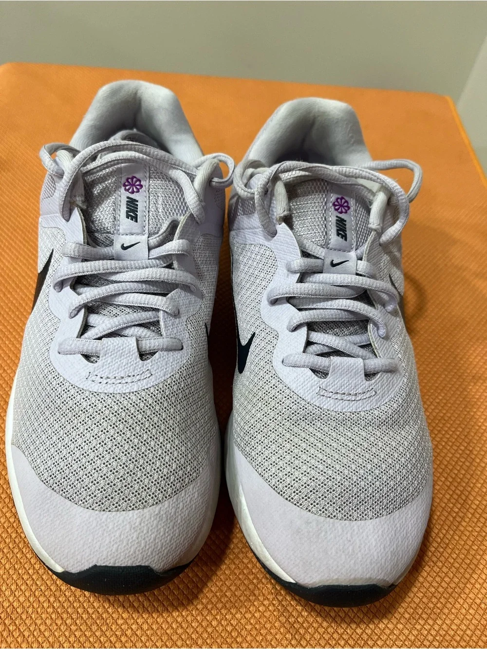 Nike Light Gray and Black Running Shoes with Purple Insole